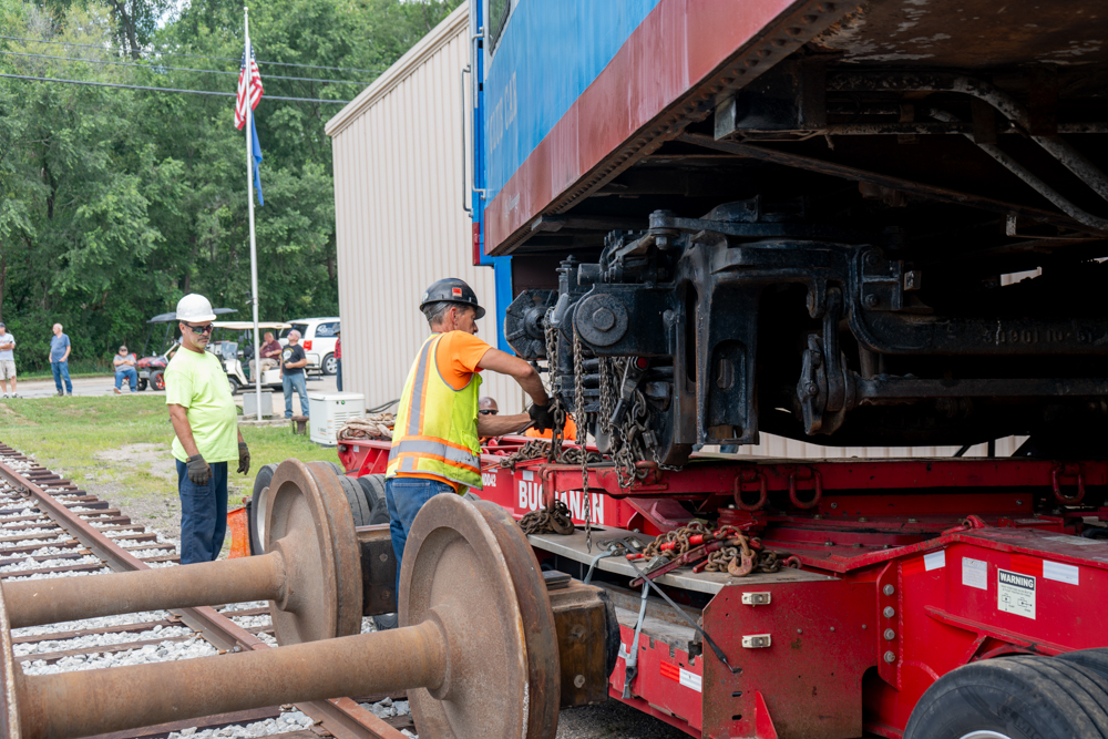buchanan-hauling-and-rigging-pufferbelly-train-car